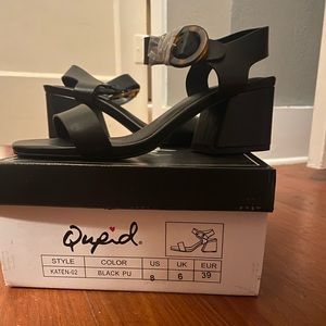 Qupid Black sandals -